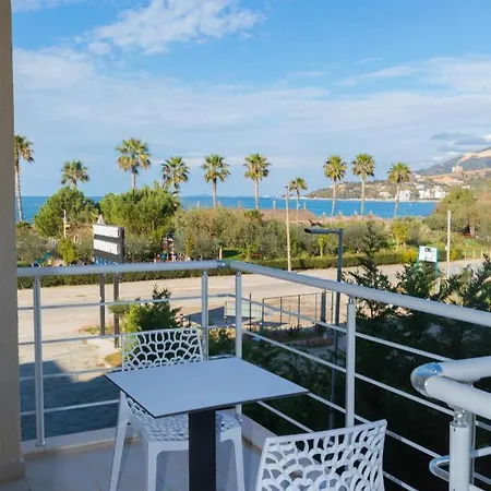 Seaview Apartment *